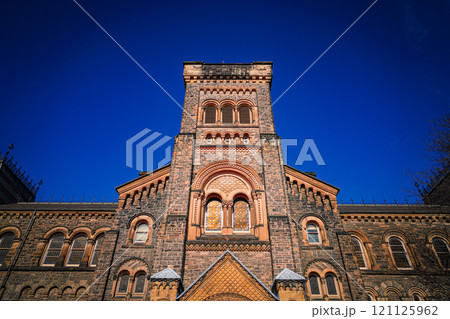 トロント大学の中央塔 121125962
