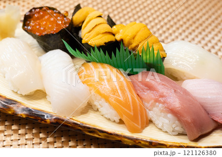おいしい握り寿司盛り合わせ おいしい握り寿司盛り合わせ 121126380