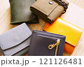 三つ折り財布と小銭入れ 121126481