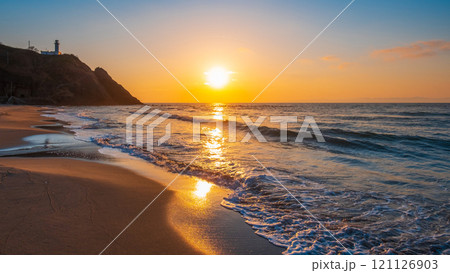 角田浜の夕暮れ 121126903