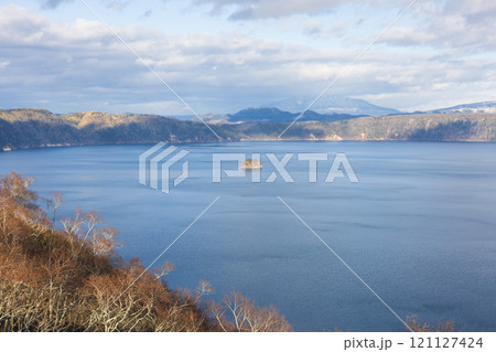 北海道、冬の摩周湖の景色 121127424