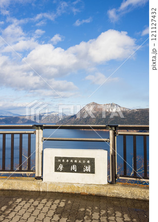 北海道、冬の摩周湖の景色 北海道、冬の摩周湖の景色 121127432