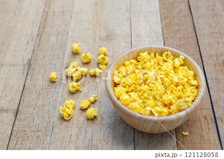 Popcorn cheese salty taste Popcorn cheese salty taste 121128058