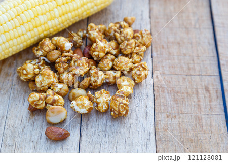Popcorn caramel mix macadamia and almond taste Popcorn caramel mix macadamia and almond taste 121128081