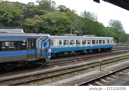 JR四国　高徳線・徳島線・牟岐線・鳴門線　徳島駅 121128208