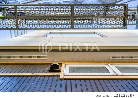 戸建て家屋の外壁修繕工事　軒天 121128597