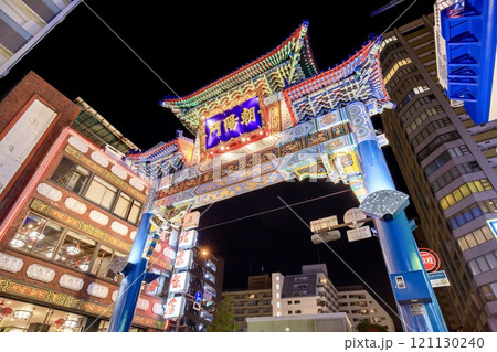 横浜市、横浜中華街の夜景(朝陽門) 横浜市、横浜中華街の夜景(朝陽門) 121130240