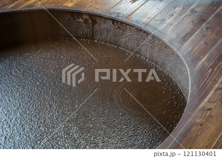 木 樽 醤油 製造 soy sauce barrel 木 樽 醤油 製造 soy sauce barrel 121130401