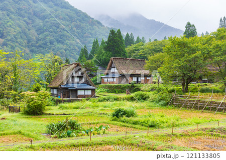 富山県五箇山　世界遺産　五箇山の合掌造り集落（相倉集落） 121133805