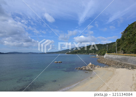 海岸線が続く、室津半島の県道23号線(山口県上関町) 海岸線が続く、室津半島の県道23号線(山口県上関町) 121134084