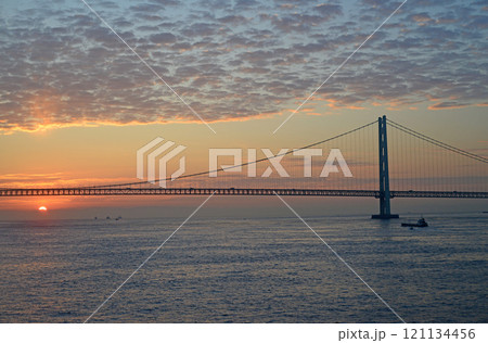 日の出、朝焼けの明石海峡大橋-5 日の出、朝焼けの明石海峡大橋-5 121134456