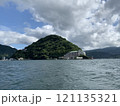 気持ちのいい快晴の日の空と海とホテル 121135321