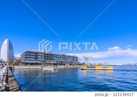日本の横浜都市景観 師走…横浜ハンマーヘッドやパシフィコ横浜、水上バス(シーバス)などを望む=8日 日本の横浜都市景観 師走…横浜ハンマーヘッドやパシフィコ横浜、水上バス(シーバス)などを望む=8日 121136417