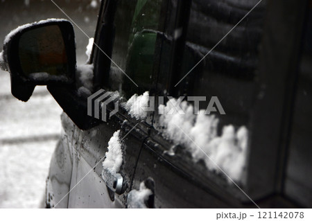 雪道の運転 雪道の運転 121142078
