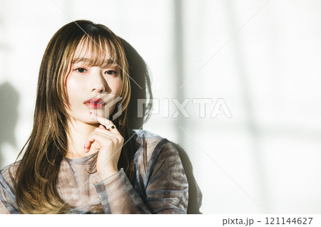 女性ポートレート　ビューティー 121144627