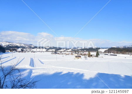 JR東日本飯山線の越後川口駅から十日町駅までの風景(2022年12月) JR東日本飯山線の越後川口駅から十日町駅までの風景(2022年12月) 121145097