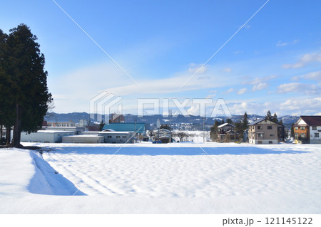 JR東日本飯山線の越後川口駅から十日町駅までの風景(2022年12月) 121145122