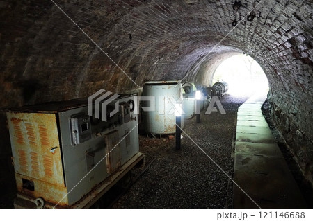 東洋のマチュピチュ別子銅山　坑道 121146688