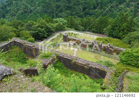 東洋のマチュピチュ別子銅山 東平貯鉱庫跡 東洋のマチュピチュ別子銅山 東平貯鉱庫跡 121146692