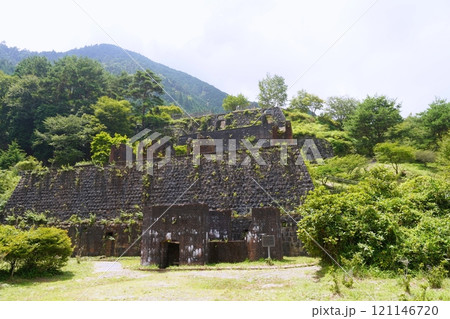 別子銅山　東平貯鉱庫跡 121146720