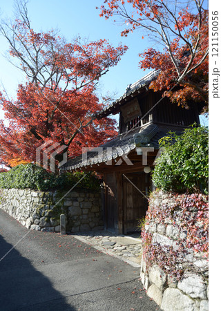 禅華院 山門の紅葉 京都市左京区修学院 禅華院 山門の紅葉 京都市左京区修学院 121150056