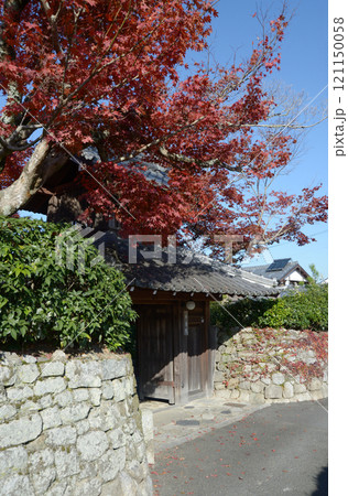禅華院 山門の紅葉 京都市左京区修学院 禅華院 山門の紅葉 京都市左京区修学院 121150058