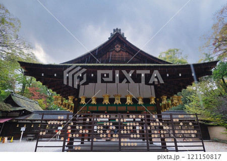 本日は雨美人？　美人祈願で有名な京都河合神社　鏡絵馬の奉納所 121150817