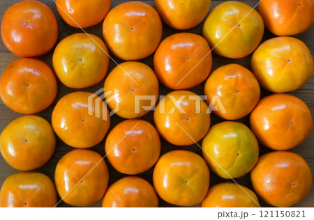 箱入りの富有柿を撮影した 、全面富有柿のシンプルな写真 箱入りの富有柿を撮影した 、全面富有柿のシンプルな写真 121150821