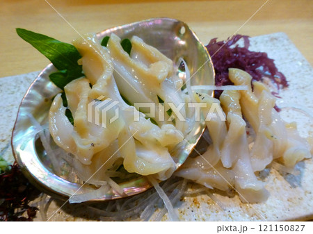 貝独特の歯ごたえのある旨みが広がる、白バイ貝の刺身の写真 121150827