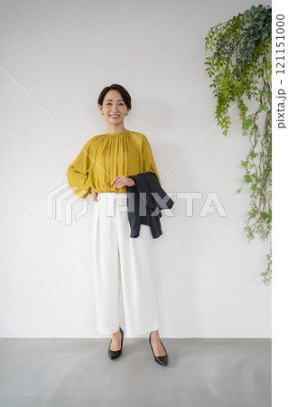 おしゃれな女性 121151000