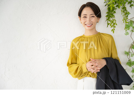 おしゃれな女性 おしゃれな女性 121151009