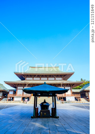 秋の成田山新勝寺　千葉県成田市 121151649
