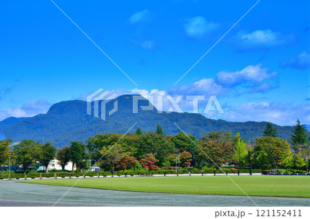 三峰山を望む沼田市運動公園 利根川沿い スポーツ公園 沼田市 三峰山を望む沼田市運動公園 利根川沿い スポーツ公園 沼田市 121152411