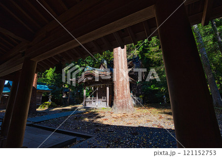 紙の神様をまつる神社の秋　岡太神社・大瀧神社　 121152753