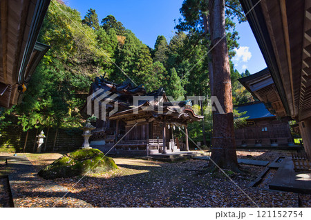 紙の神様をまつる神社の秋　岡太神社・大瀧神社　 121152754