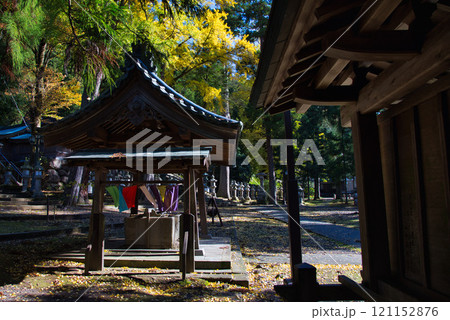 紙の神様をまつる神社の秋　岡太神社・大瀧神社　 121152876