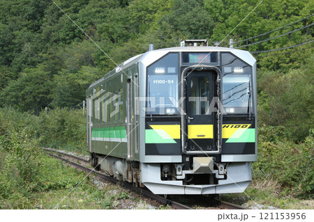 石北本線普通列車列車　JR北海道一般形気動車　H100　DECMO 121153956