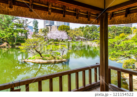 広島 縮景園 悠々亭から見る濯纓池 広島 縮景園 悠々亭から見る濯纓池 121154522