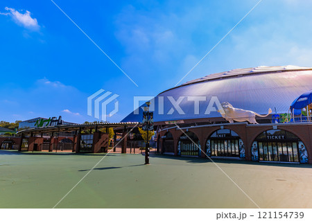 埼玉県 所沢市 西武球場前駅にあるベルーナドーム 埼玉県 所沢市 西武球場前駅にあるベルーナドーム 121154739
