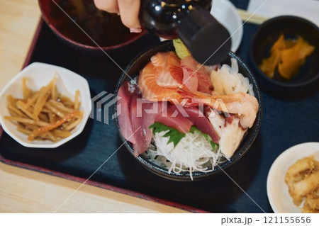 海鮮丼 121155656