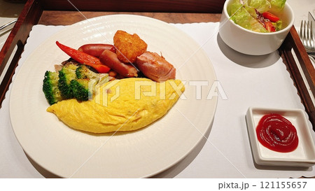 ホテルで食べる洋食プレート ホテルで食べる洋食プレート 121155657
