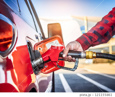 自動車の給油イメージ素材 121155861