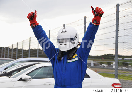 レース優勝バンザイ レース優勝バンザイ 121156175