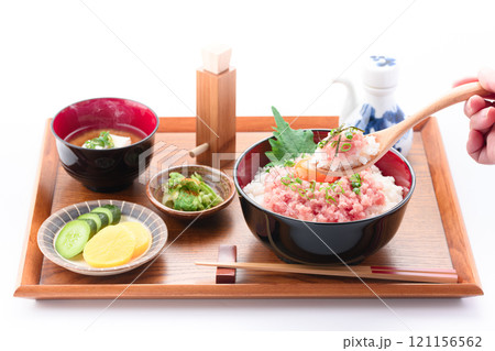 ネギトロ丼 （ まぐろのたたき丼 ） 121156562