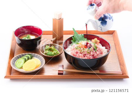 ネギトロ丼 ( まぐろのたたき丼 ) ネギトロ丼 ( まぐろのたたき丼 ) 121156571