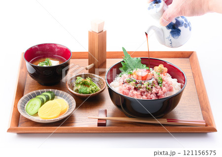 ネギトロ丼 （ まぐろのたたき丼 ） 121156575