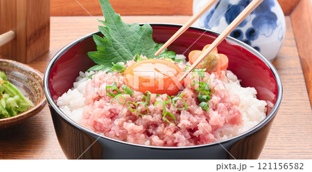 ネギトロ丼 （ まぐろのたたき丼 ） 121156582