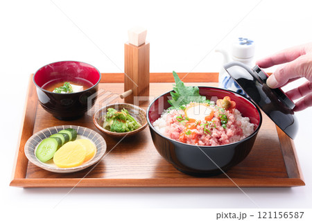 ネギトロ丼 （ まぐろのたたき丼 ） 121156587