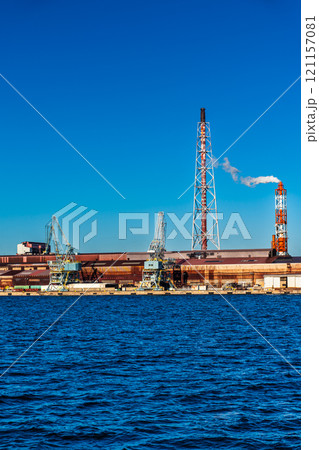 北九州工場朝風景（日本製鉄九州製鉄所）松山観光フェリー乗り場近くから【福岡県北九州市】 121157081