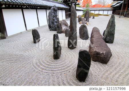 東福寺　方丈南庭の枯山水 121157996